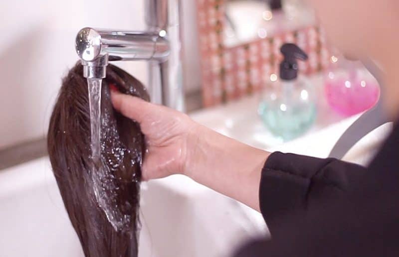 come lavare una parrucca di capelli veri